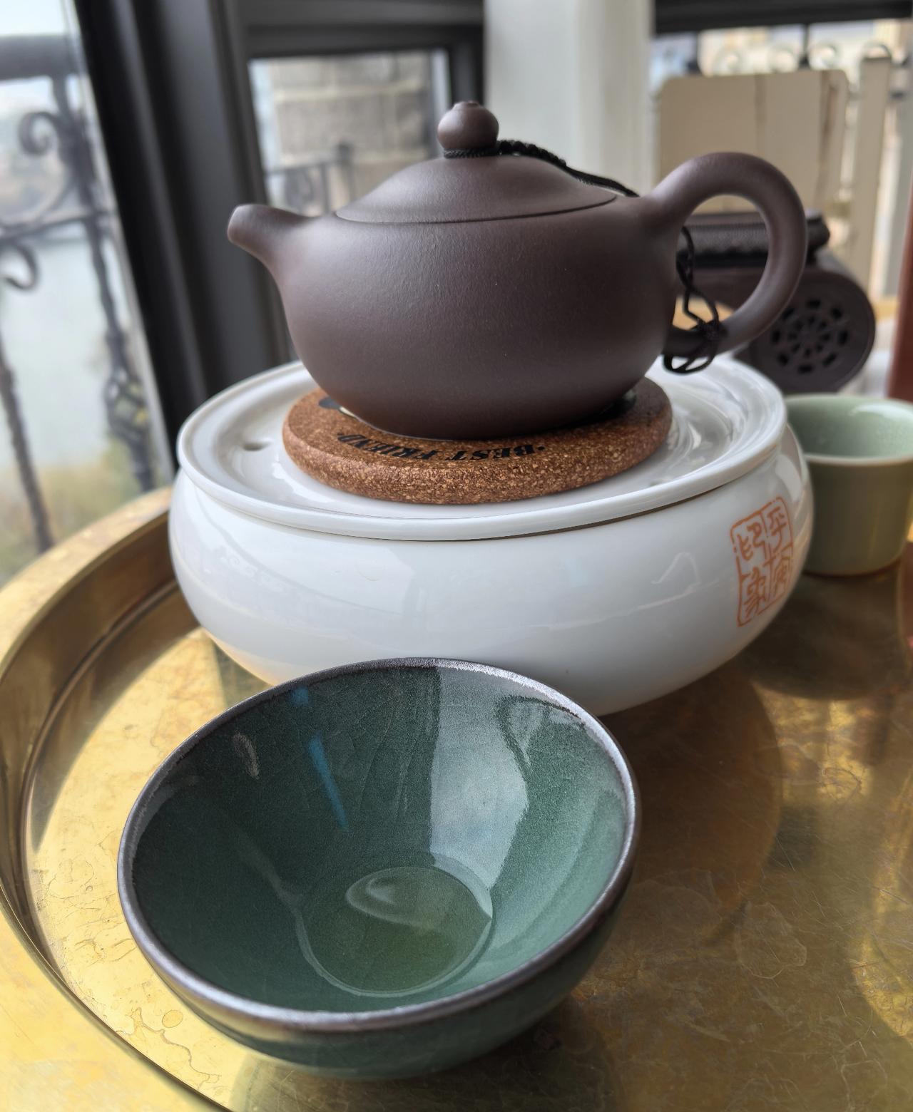 这把紫砂壶和我有缘前几天去普洱旅游，特意去了当地的朋友家做客，她热