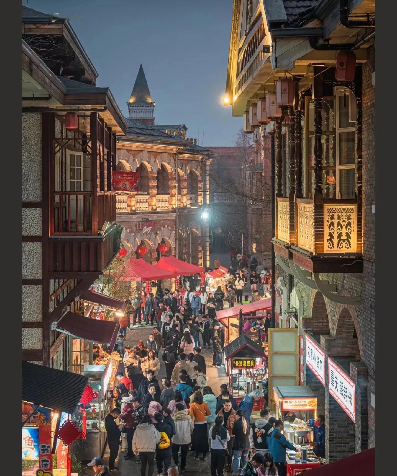 国内部分城市别称:1.武汉:江城2.广州:羊城、花城3.成都:蓉城、锦官