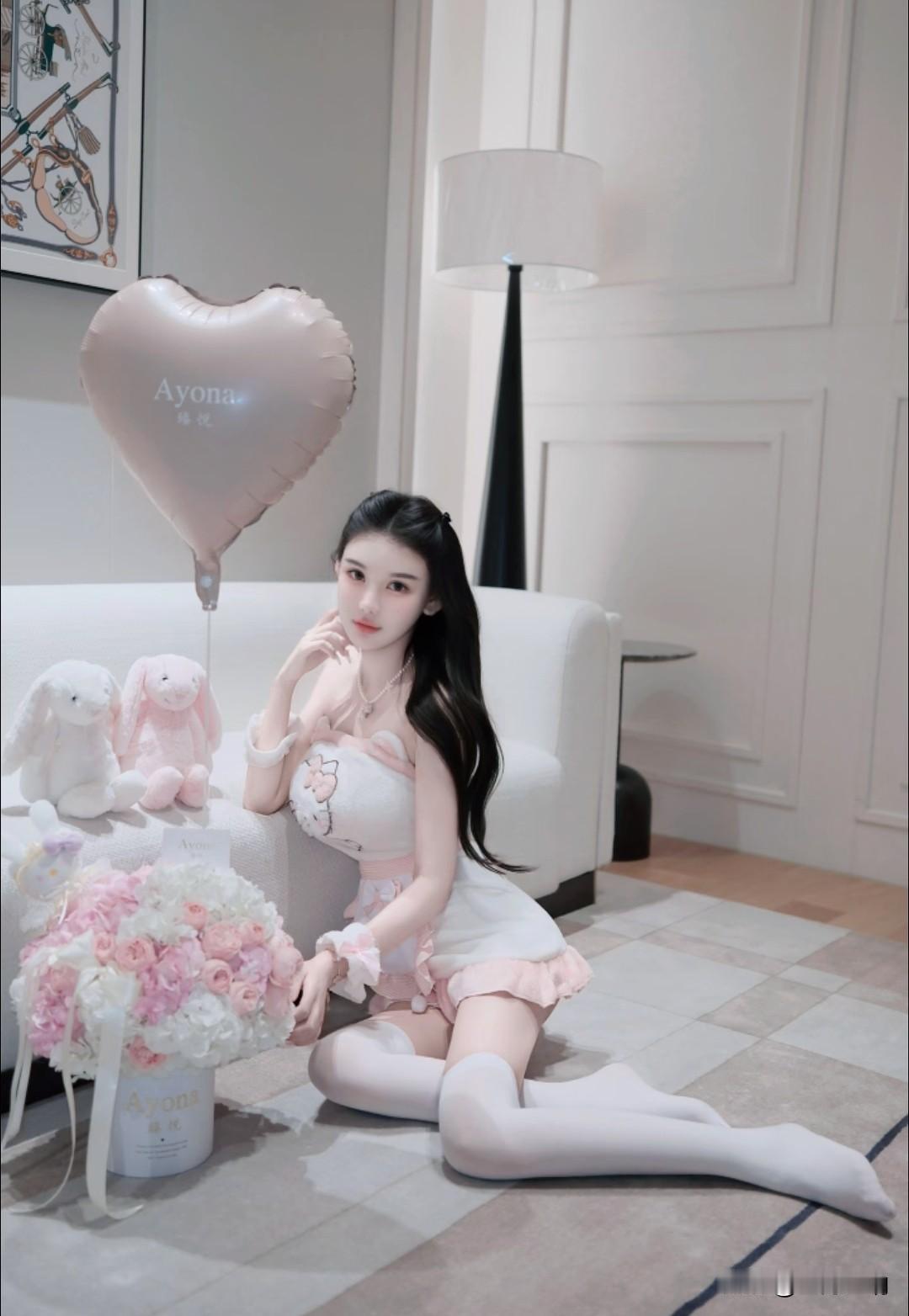 谁懂啊！这张脸的精致度，真的太绝了