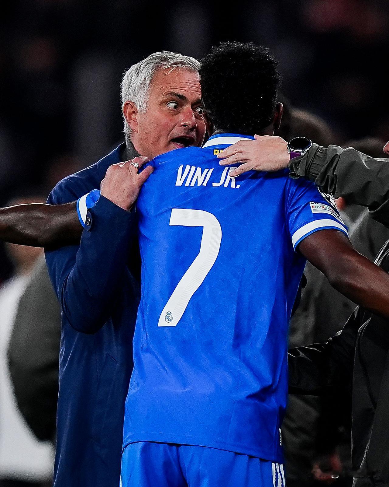 大年初二直接给我看麻了！欧冠这场皇马客战本菲卡，根本不是踢球，是拍年度离谱大戏！