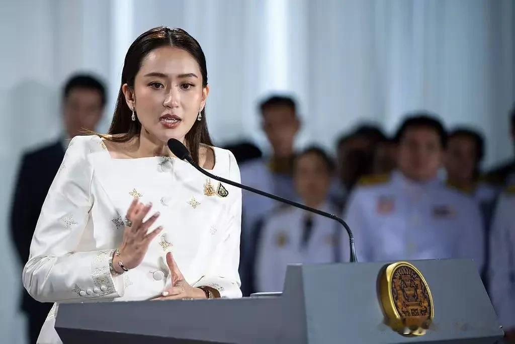 咋了！泰国和柬埔寨也打起来了？不应该啊，平时经济往来这么密切，人员互相流动也