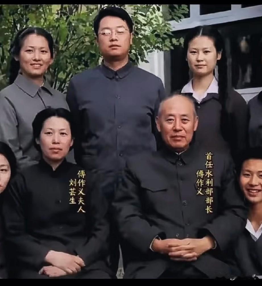 傅作义将军（1895年—1974年）他是一位中国革命军高级将领，是一位抗日名