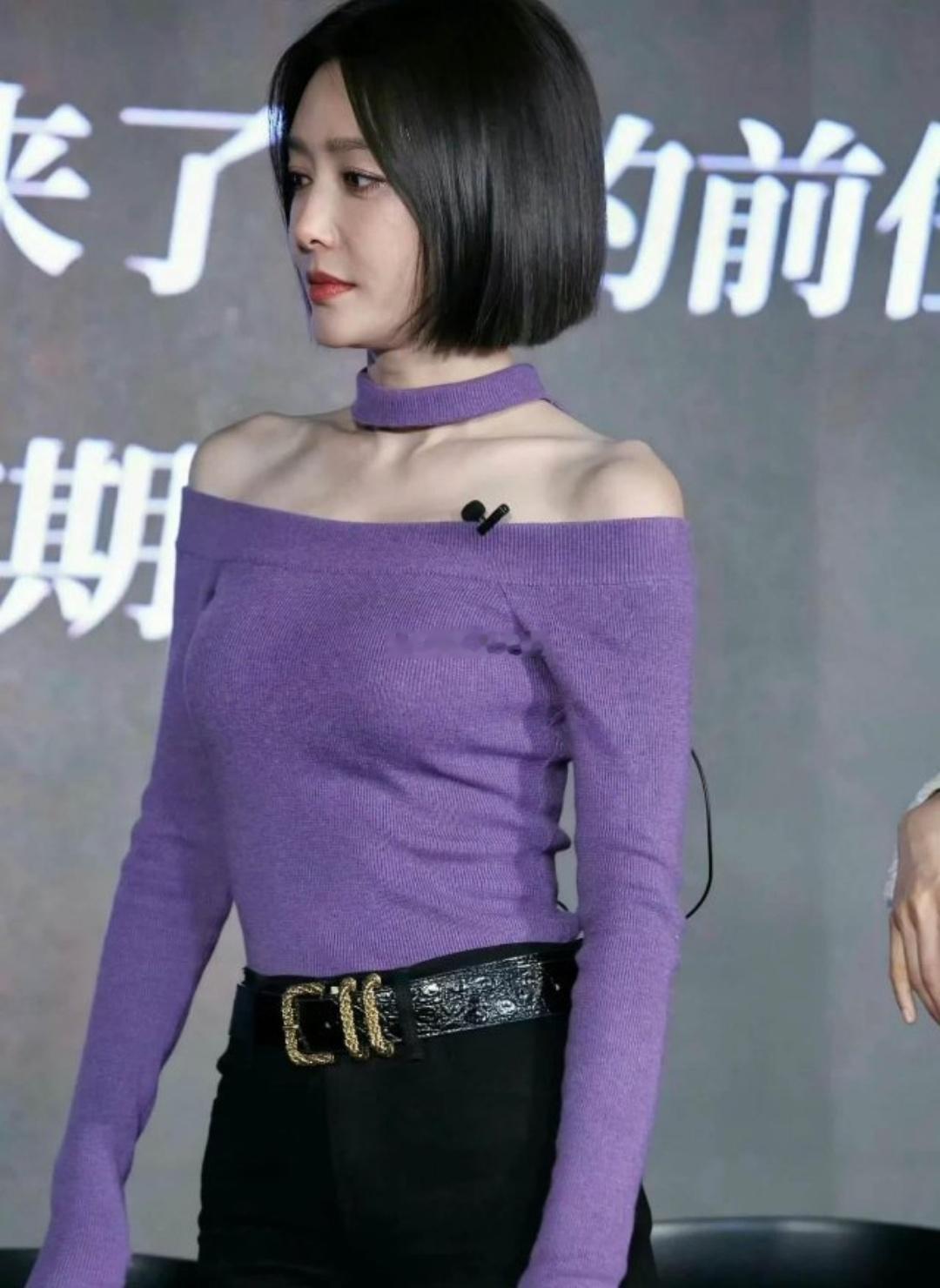 秦岚为啥要在牛仔裤里套上丝袜啊​​​