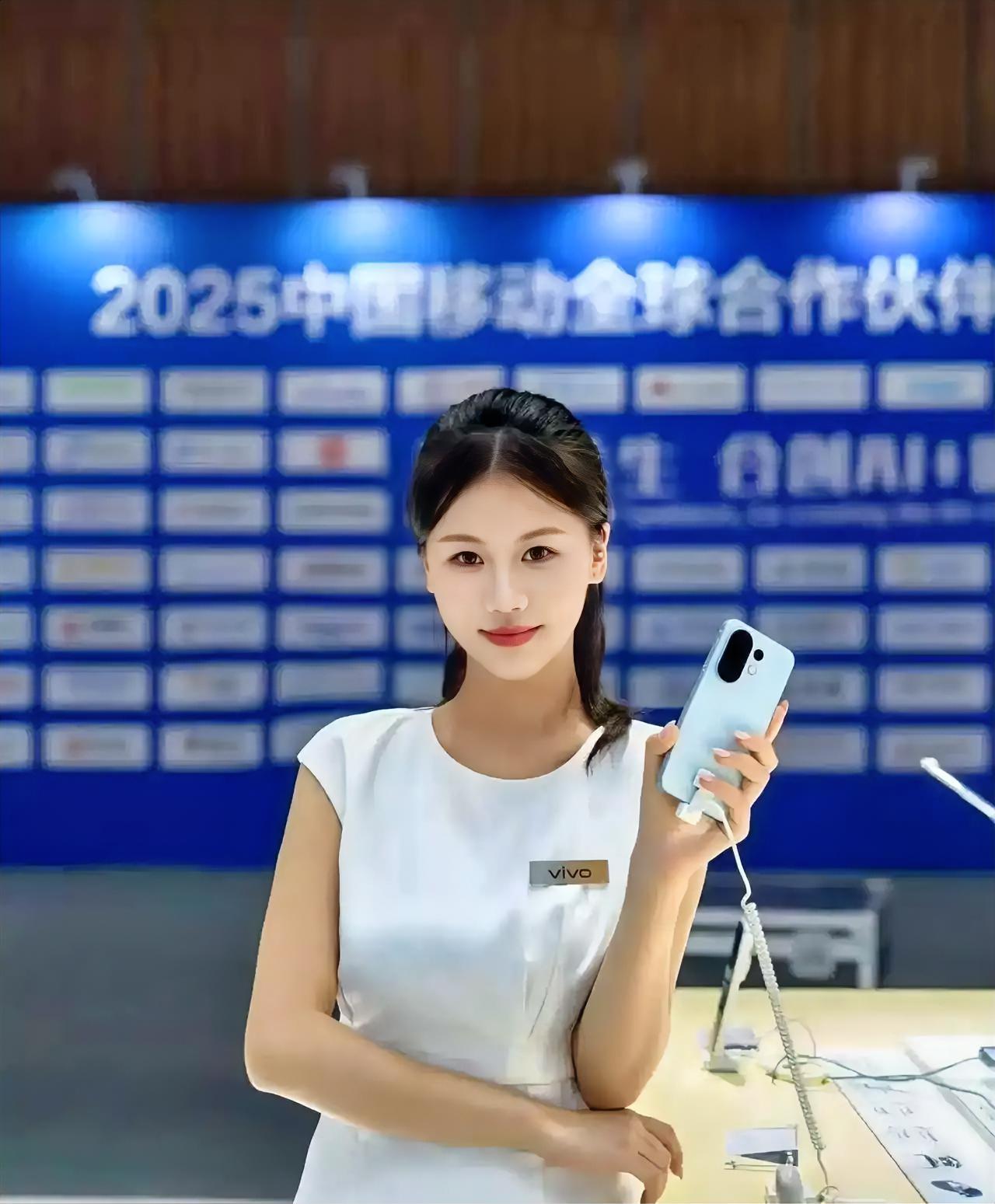 这就是赤裸裸的现实！截至2025年第三季度，三大基础电信运营商的用户数量排行榜如