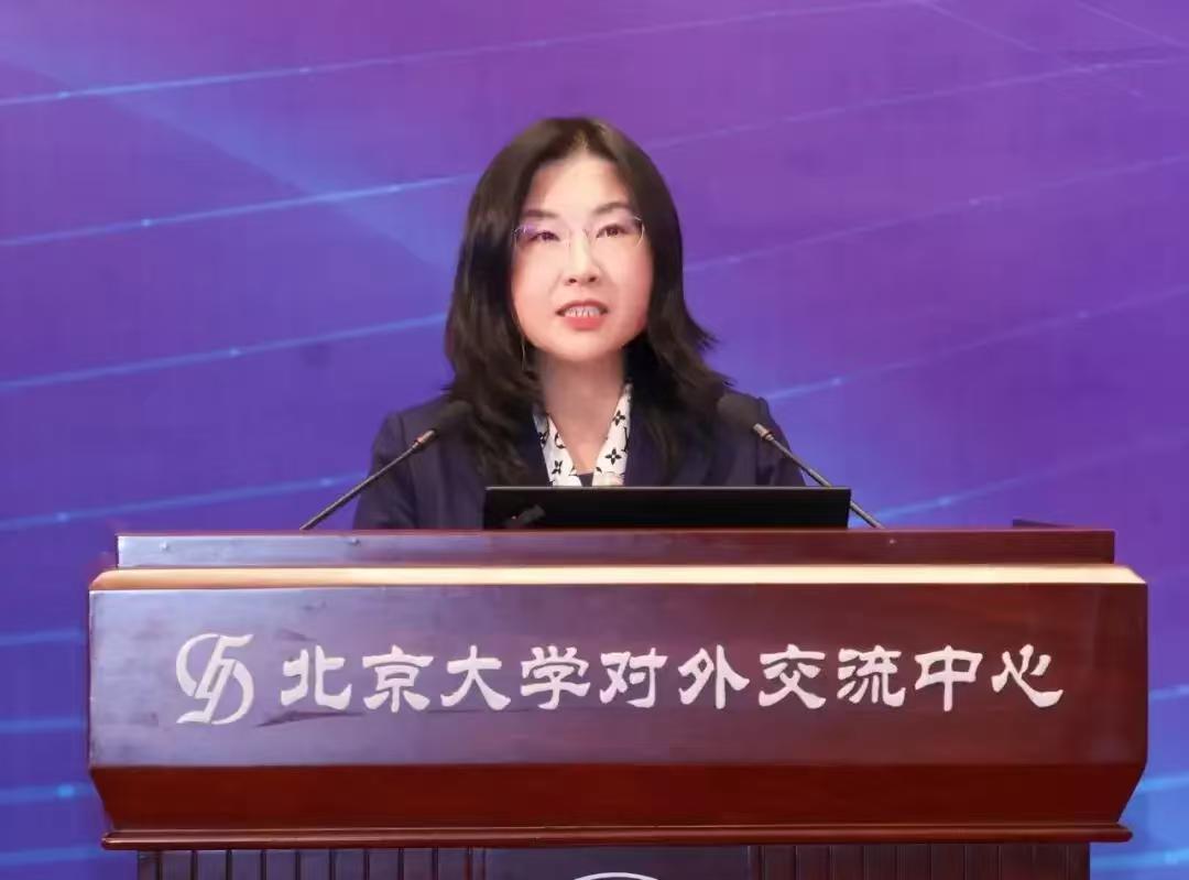 北大新任副校长段慧玲的逆袭经历真的是太传奇了！都知道北大的管理层藏龙卧虎，现