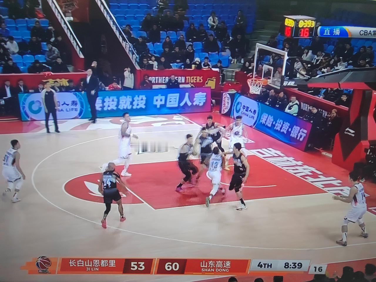 山东高速客场再杀吉林队，68：77，可见双方进攻效率都不高，但防守很硬！“熊