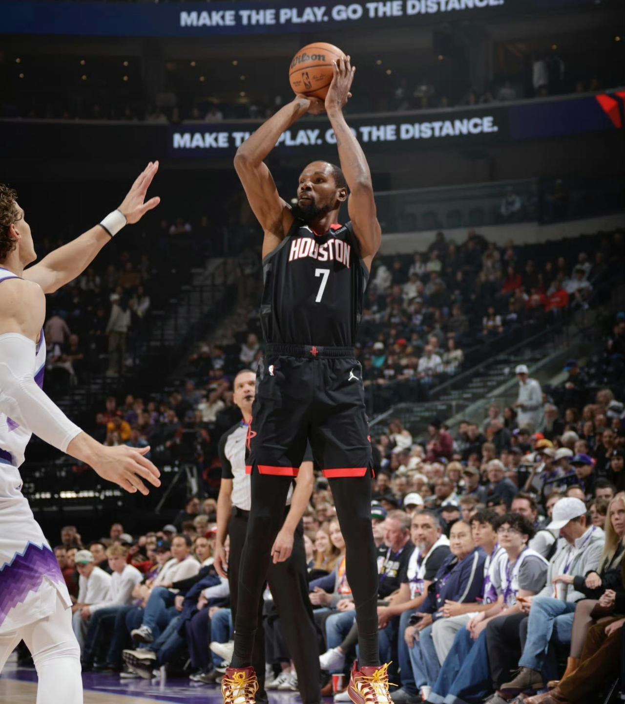 雷霆、火箭、活塞这些青年军的强势突围，算是给全联盟管理层提了个醒：现在还想着透支