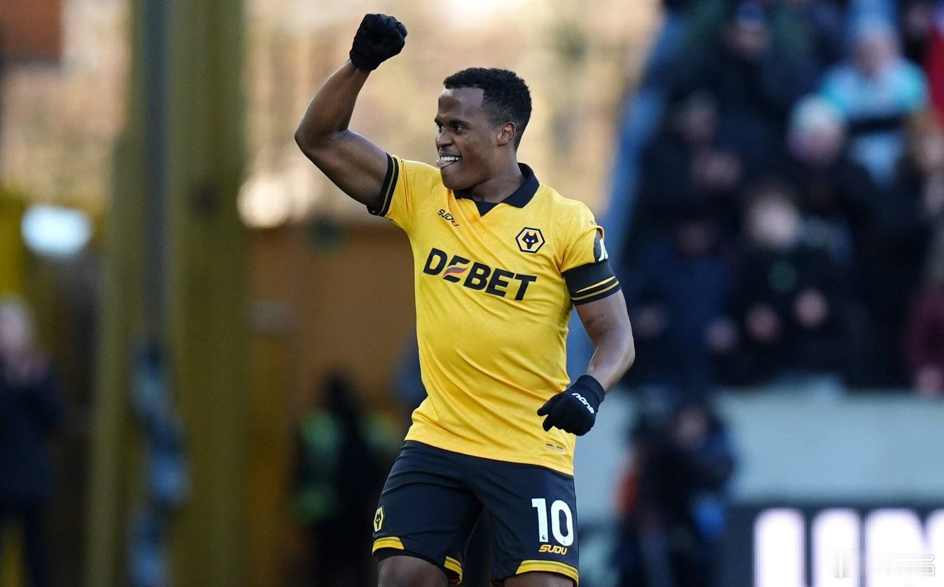 狼队vs西汉姆联西汉姆联这个队里，充斥着很多英乙水平的球员，他们还在伪装，但已