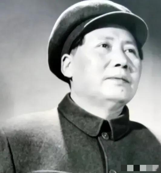 1958年，毛主席下令炮击金门，不小心炸死两个美国顾问，美国得知后率大军压境，指