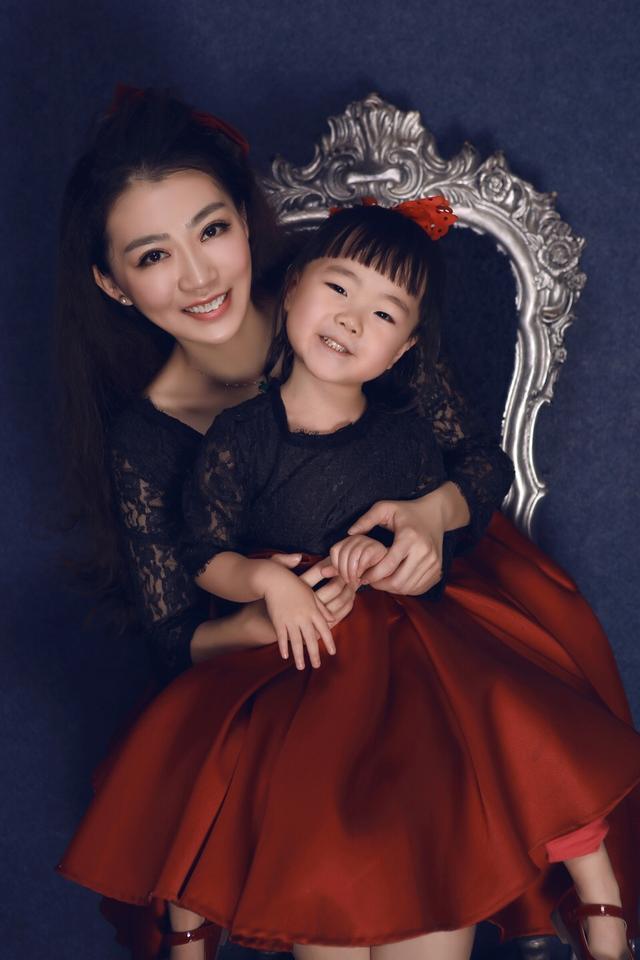 空姐亲子照, 好和谐的母子俩!