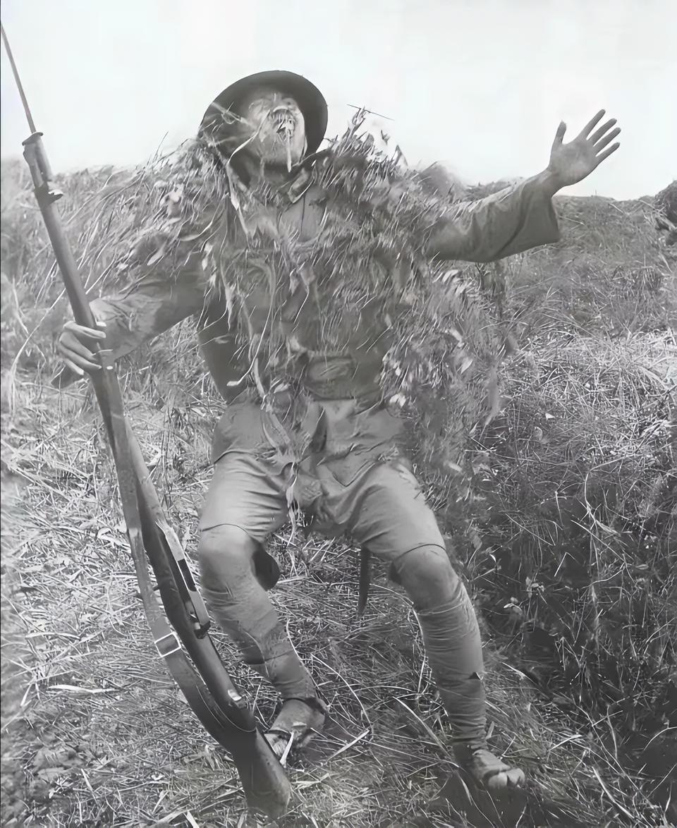 1938年徐州会战期间，瑞士战地记者瓦尔特·博萨德抓拍的一张照片。照片中的战士