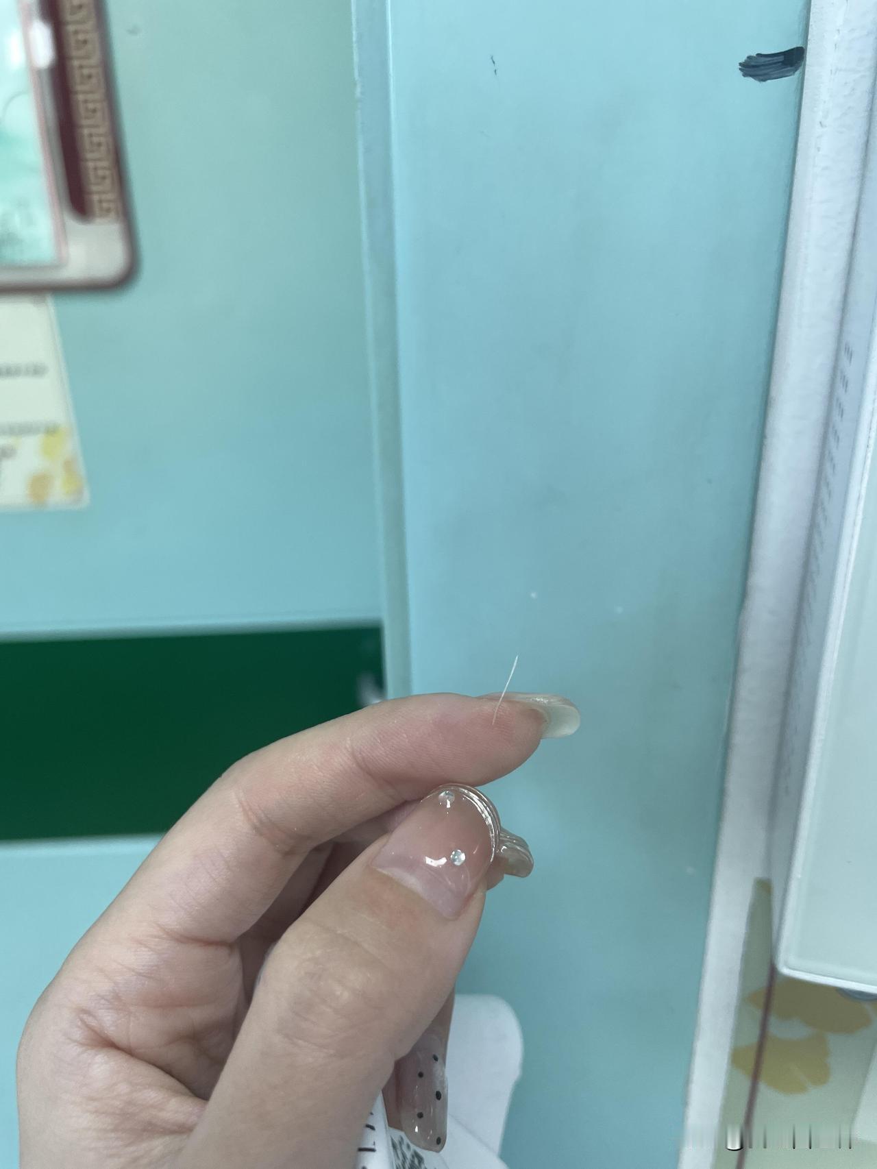 200块钱的鱼刺被鱼刺卡了千万别抱侥幸心理啊！！不然都是自己受罪！昨天晚上