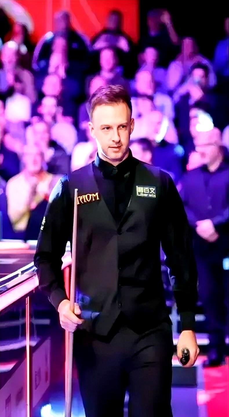 丁俊晖这波开局猛如虎，结果被翻盘翻得太扎心了！现在网上吵翻了，有人说丁俊晖前