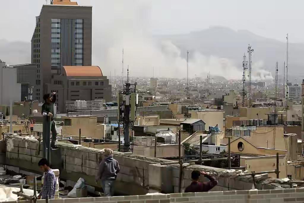 乌克兰高调支持美国对伊朗发起的特别军事行动，与此同时，俄罗斯针对乌克兰的特别军事