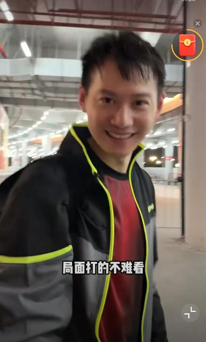 “局面打得不难看”周雨复盘和王楚钦昨晚的比赛时如是说[捂脸哭]。看来，兼职打球