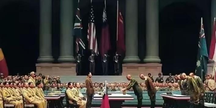 我曾经一直以为日本投降是老美的两颗原子弹，广岛死了10多万人，长崎死了7万多人，