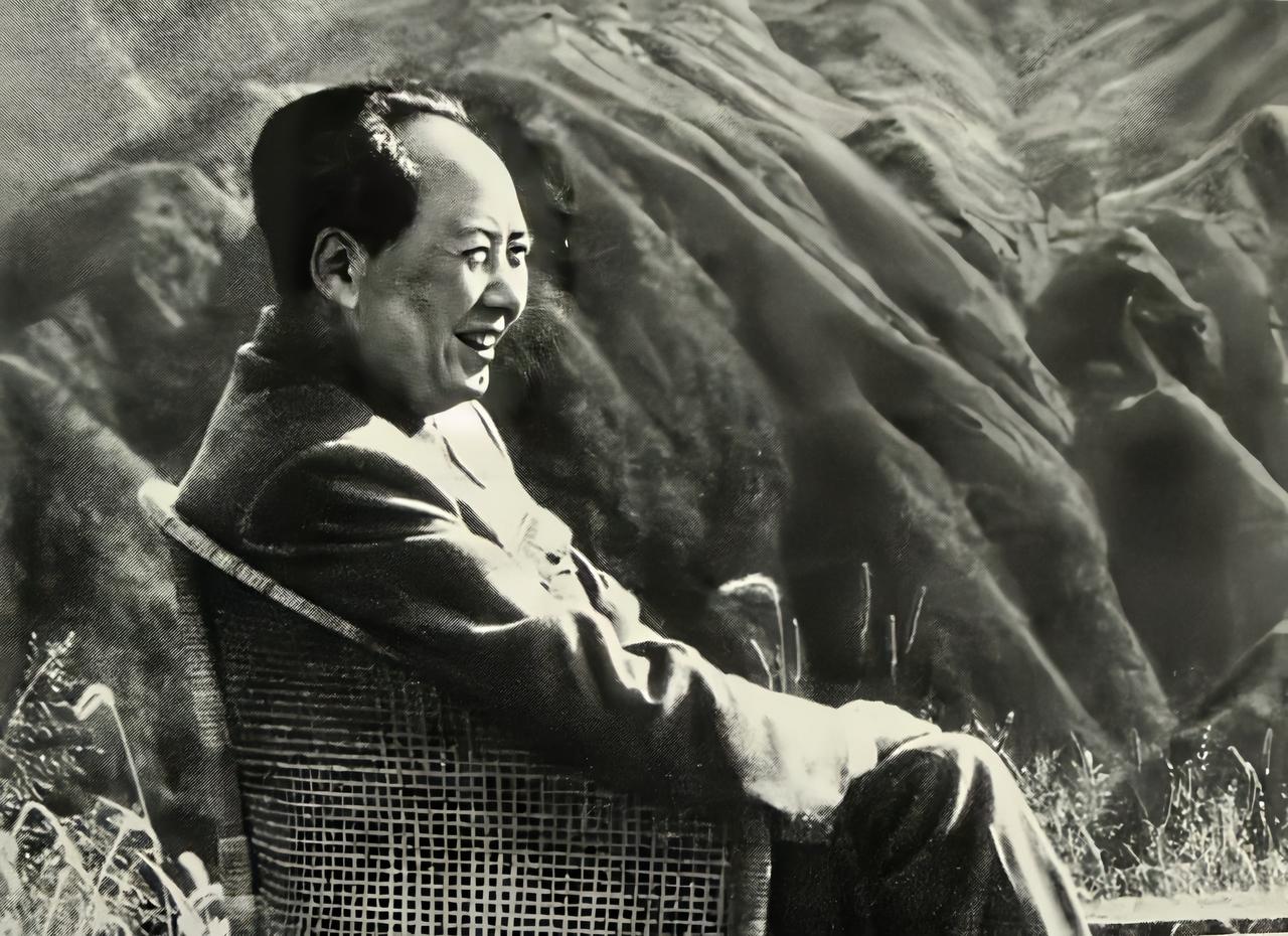 毛泽东是非常擅长做思想政治工作的,他如此“擅长”,靠的当然不是能说,恰恰相反,他