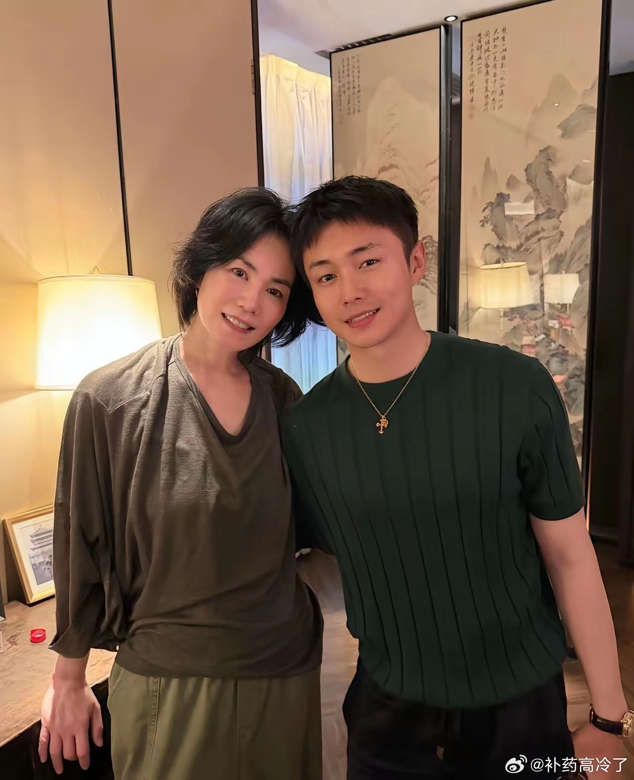 翟子路现身谢霆锋西安演唱会、晒和王菲的合照