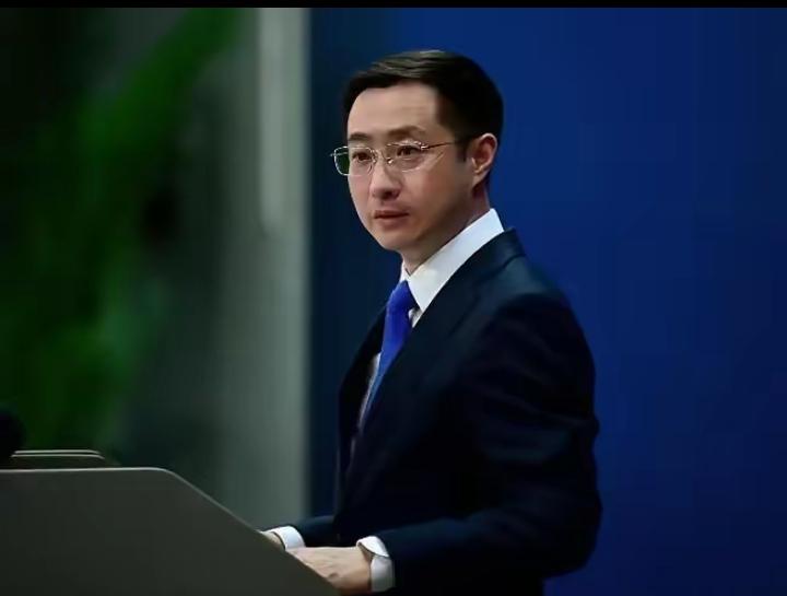 “就在刚刚，​中国外交部发表声明，​5月8日，中国外交部发言人林剑在例行记者