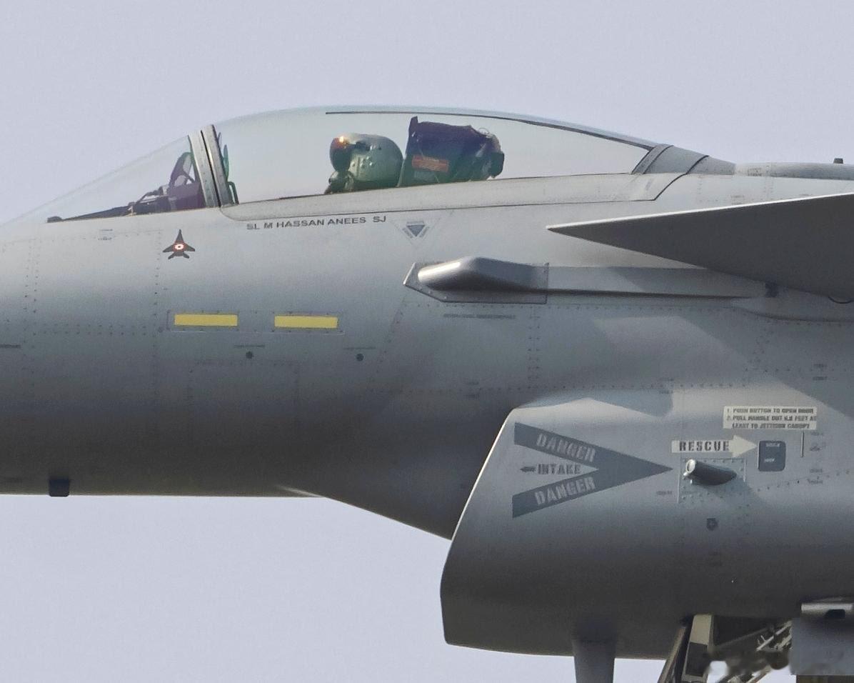 巴基斯坦空军J-10CE（22-103）机身上Mig-29击杀标记根据巴基斯坦军方的确认，在2025