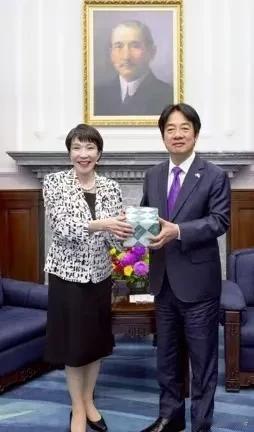 台湾疯传：赖清德给高市早苗写信了啥信？应该不是情书有人猜测是给高市早苗道歉