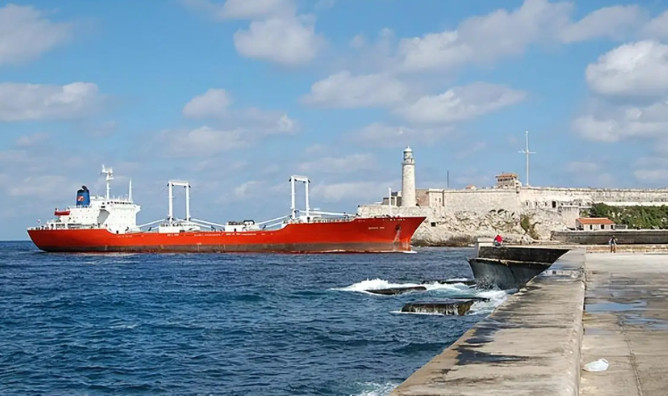 多米诺骨牌倒塌！继中国和俄罗斯后，该国也无视白宫禁令出手了！墨西哥总统克劳迪娅·