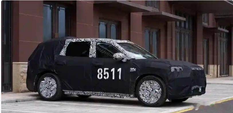 极氪9X的价格46.59-59.99万。极氪7X的价格22.98-26.99万。