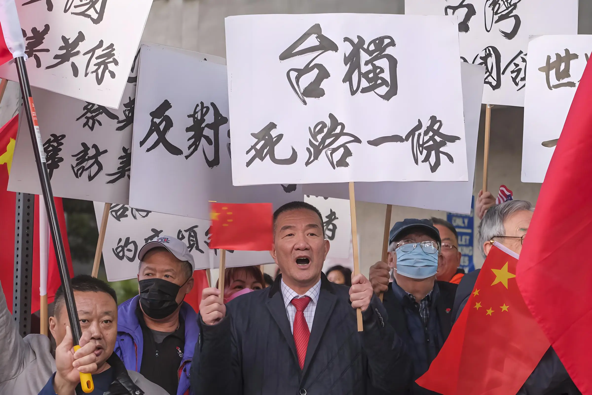 最大的台独分子，终于藏不住了！原来，这帮人并不全是败退到台湾的国民党，也不是台湾