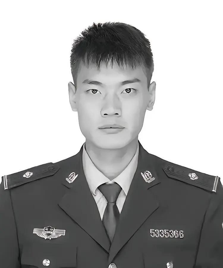 李选虎（1997年-2024年4月12日），男，出生于云南省昭通市彝良县，生前为