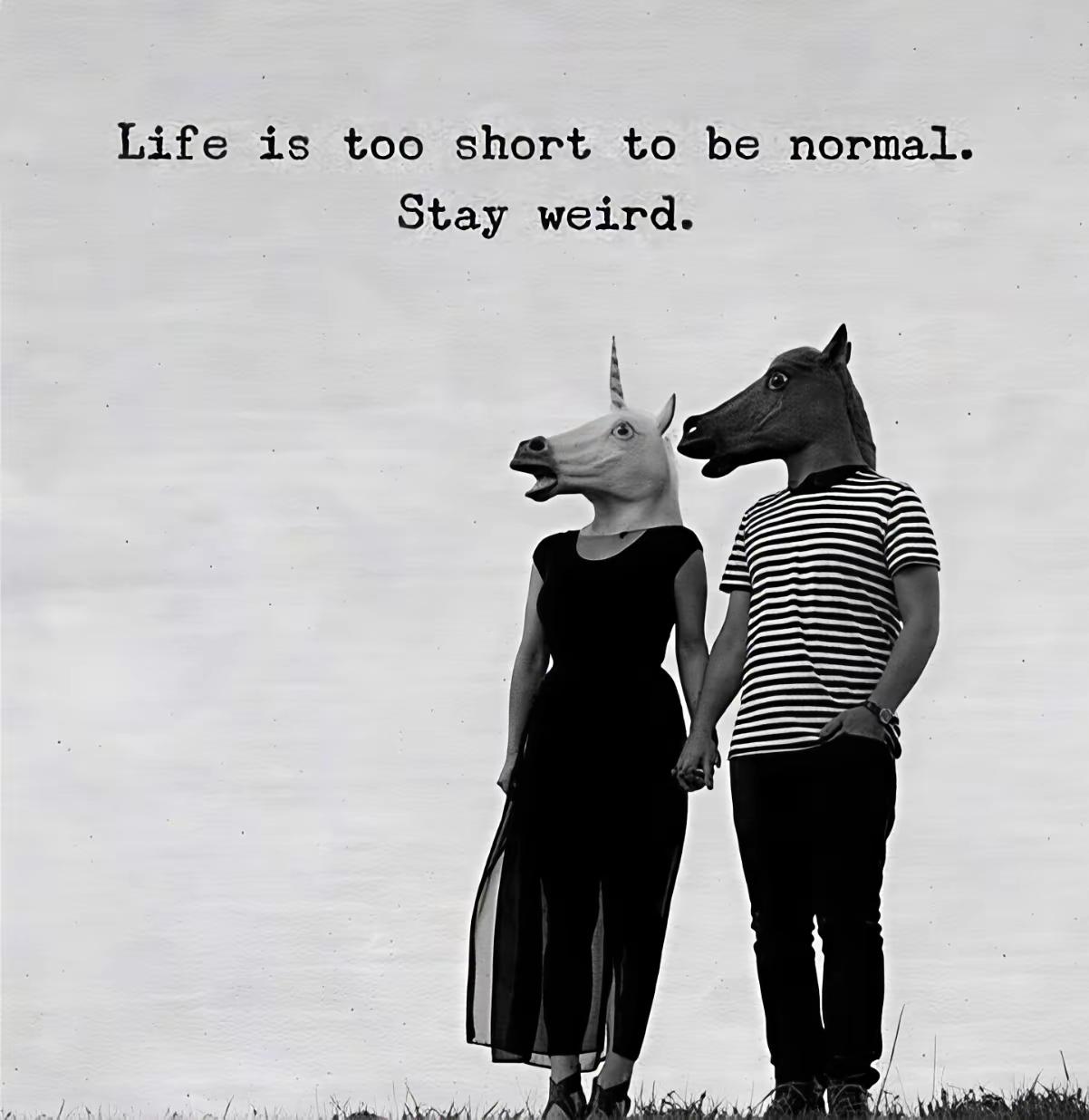 我准备七十岁以后，晚上就不去卫生间了。我跟老伴儿每个人房间里放一个坐便椅。