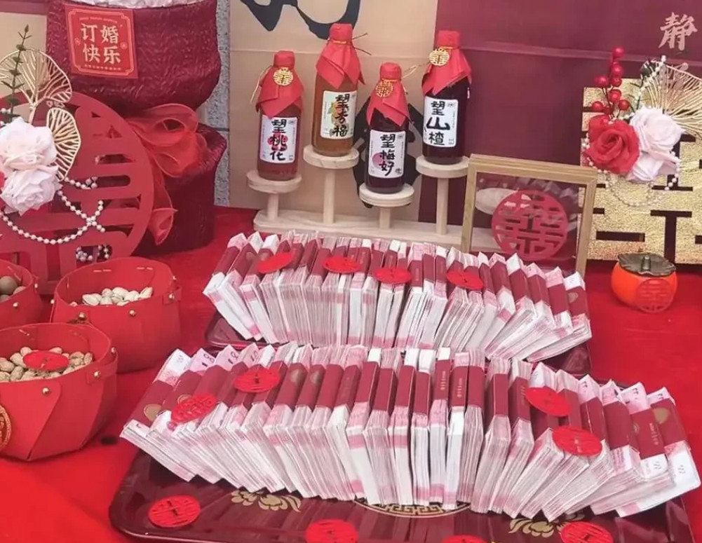 彩礼，又是彩礼惹的祸？我有一个邻居，小两口结婚还不到三个月，喜庆的味道还没有退