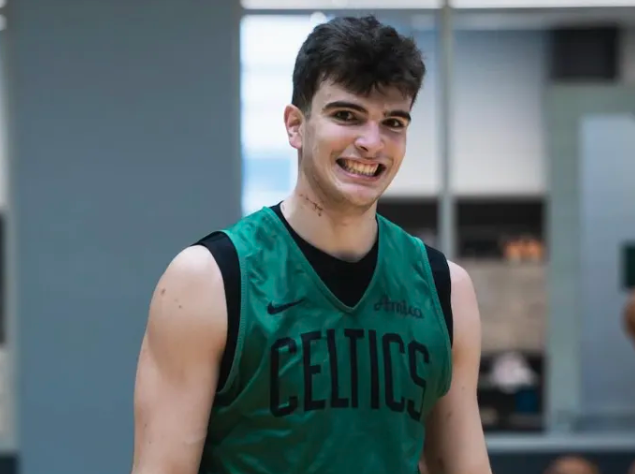 凯尔特人主教练乔-马祖拉接受媒体采访，谈到了凯尔特人球员雨果-冈萨雷斯。“雨果