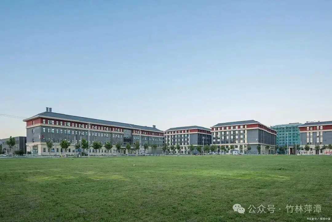 曾经疯狂扩张20年的民办高校，那暴利程度简直让人咋舌。2003-2023年，