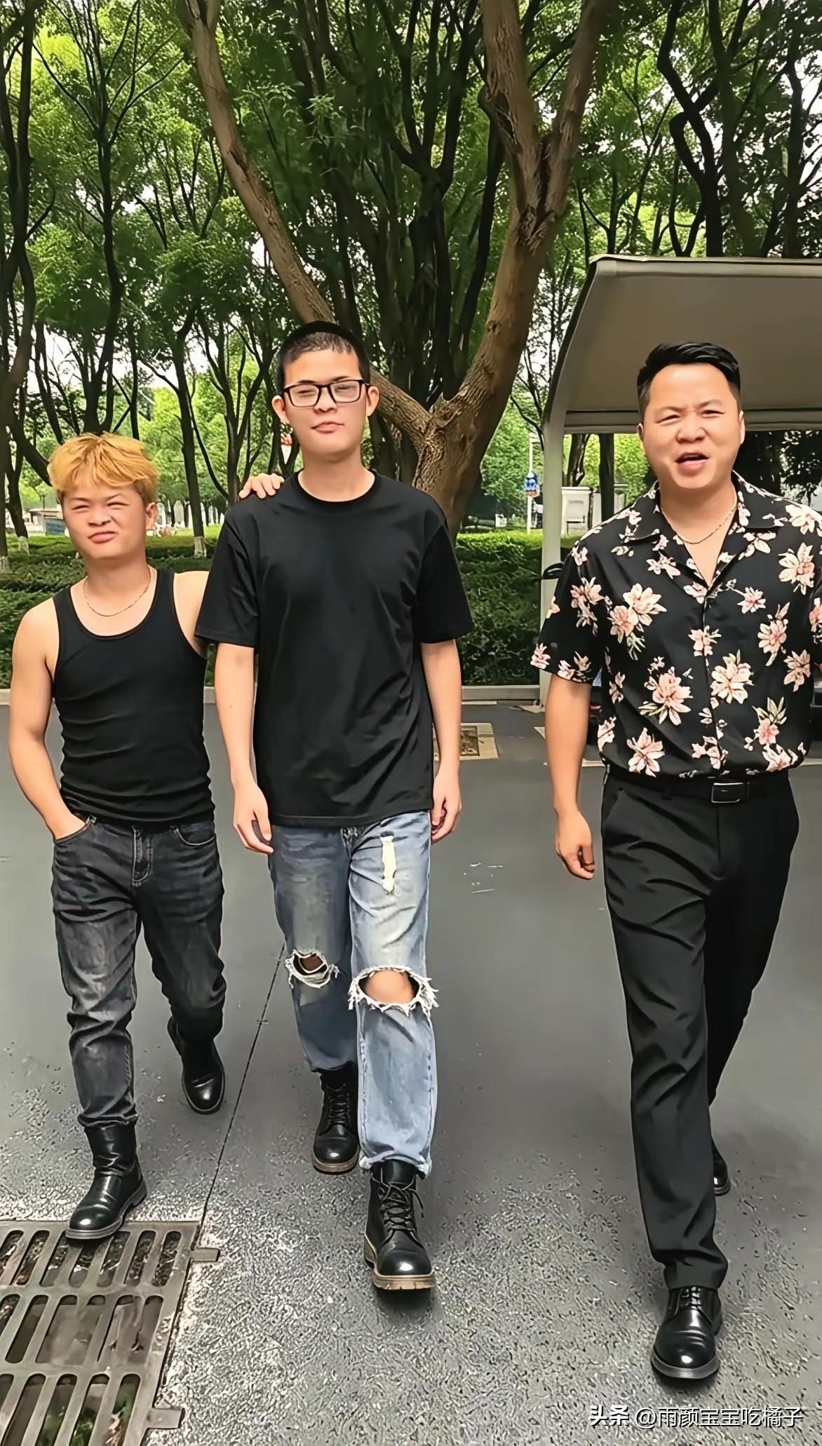 他们是怎么火起来的，实在搞不懂！[捂脸哭][捂脸哭]