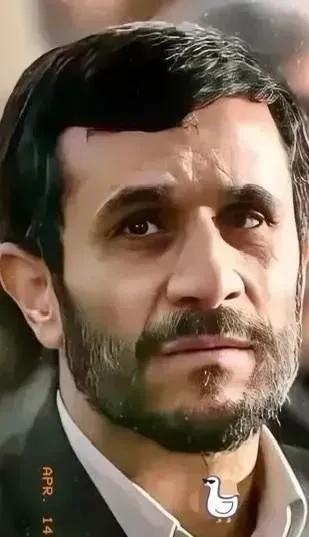 伊朗传来新消息！伊朗扔出了一颗让全世界都傻眼的“精神核弹”：超过2410万伊朗人