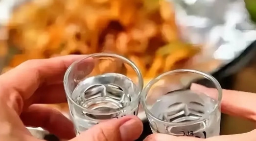 陕西勉县发生一起具有警示意义的事件，一女子带男朋友来到姑父家做客，期间，女子男友