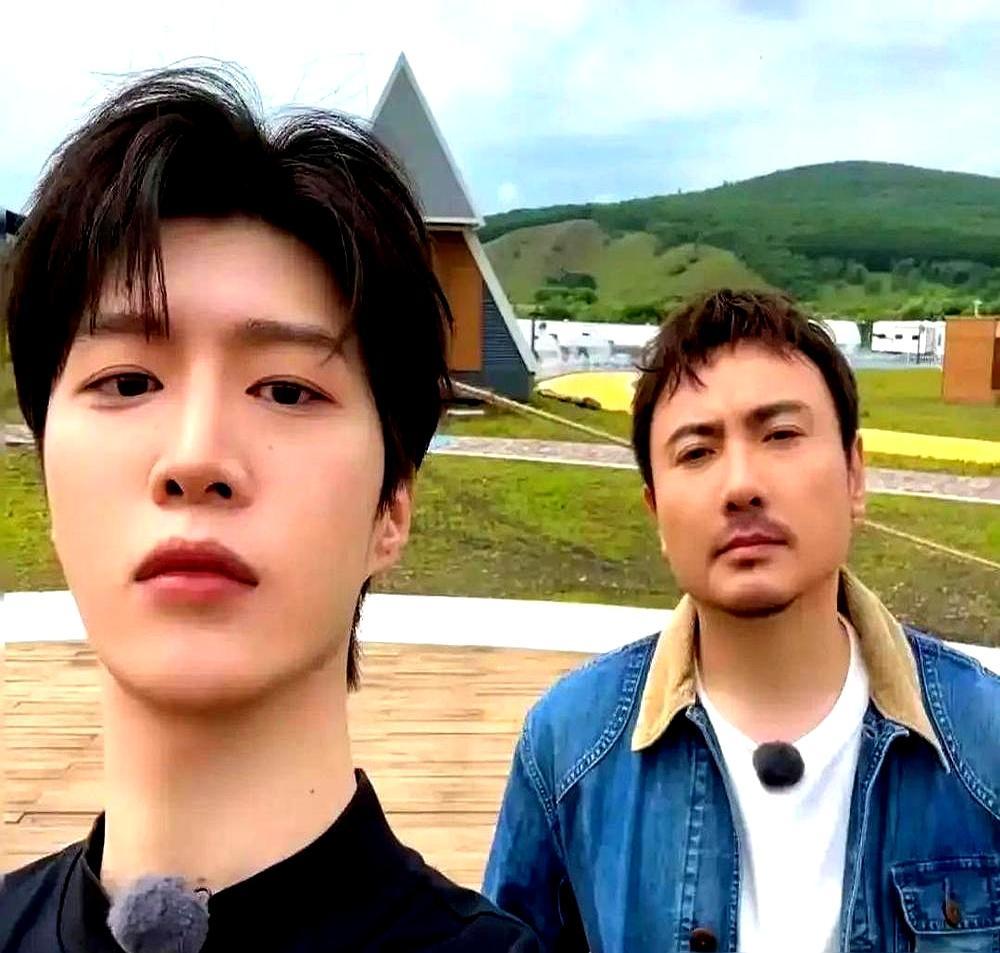 成年人最顶级的交情，往往披着翻脸的外衣。飞驰人生3现场，范丞丞调侃沈腾拍续