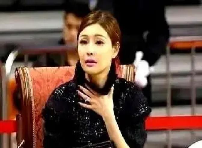 广东宏远最狠一招，是“废掉”自己的头号球星。他们掐断易建联的黄金期，抽走他