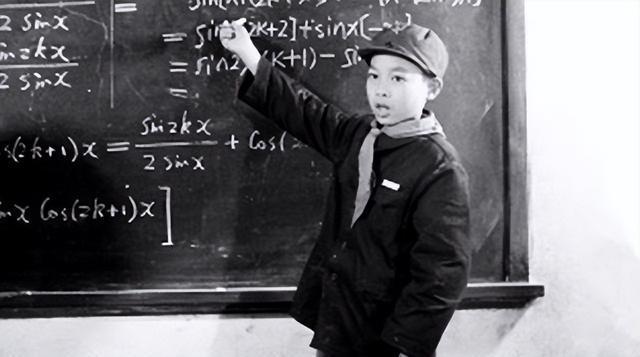 1991年，中国籍留美博士谢彦波原本前途无量，却因深夜双手插兜，去导师家里谈事，