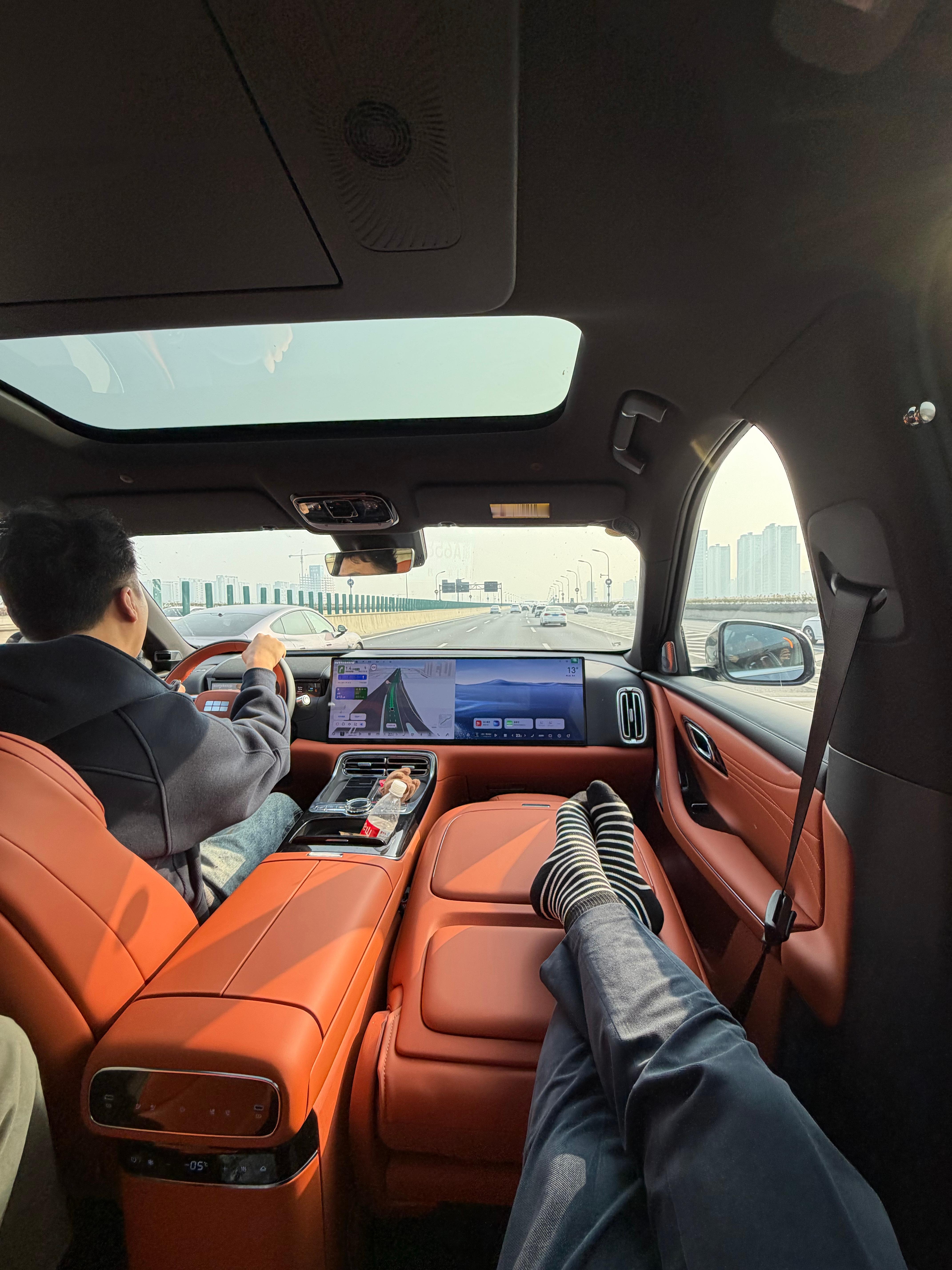 江浙沪汽车劳模又又又又出发了今儿自驾去国际大都市见一个老熟人跟姚老板混一天吃