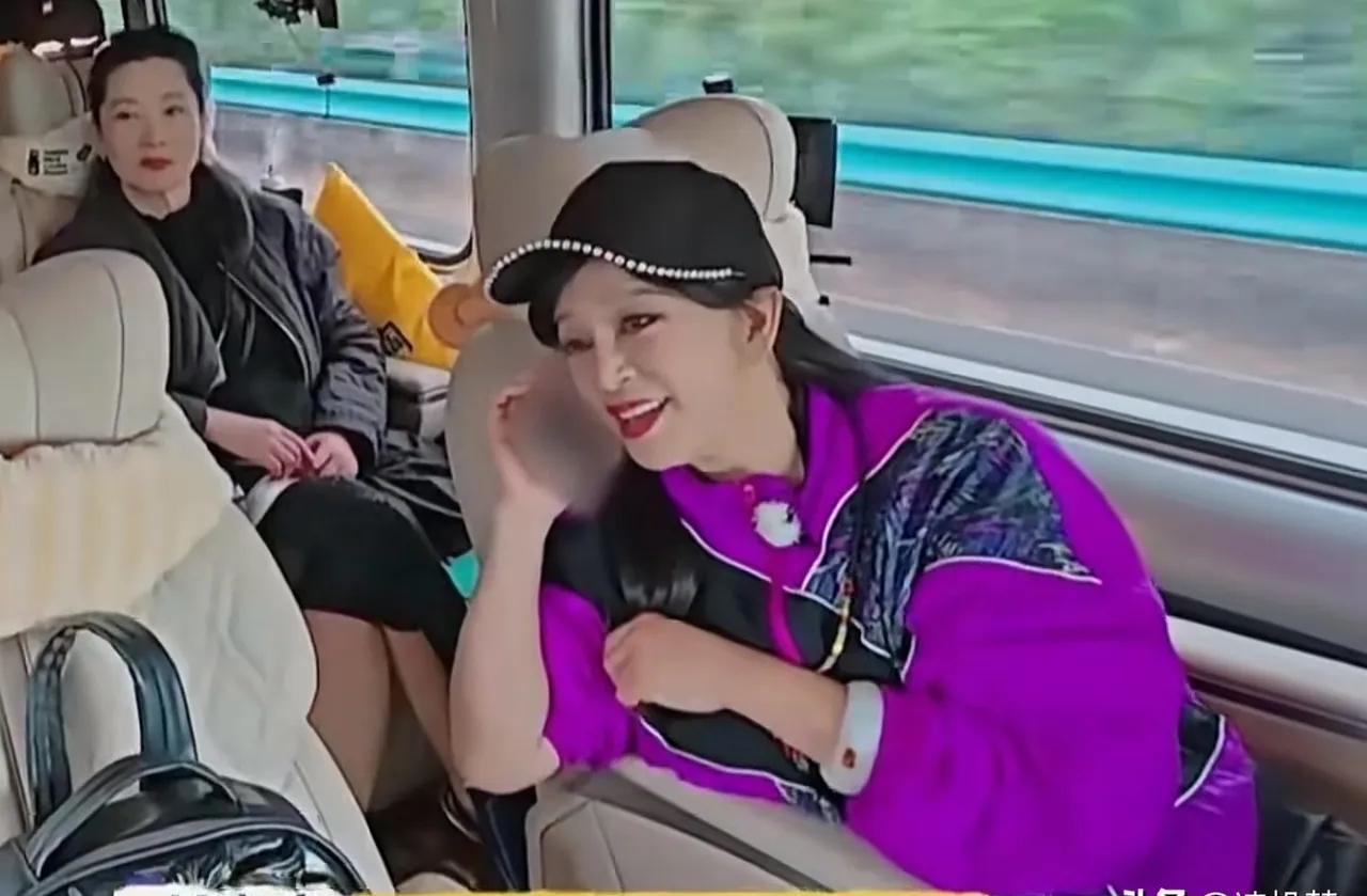 《一路繁花》第二季这通惊喜电话太有看头！刘嘉玲应宁静请求，喊梁朝伟给剧组姐姐们打