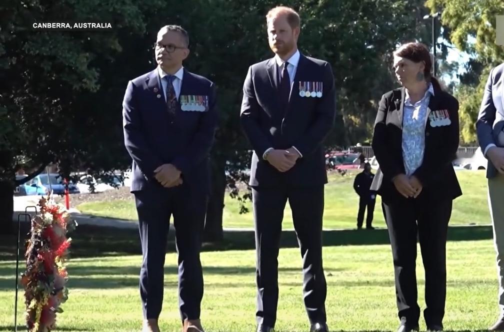 戏精夫妇@澳大利亚Day2是个难得有机会让哈里刷存在感的日子！在