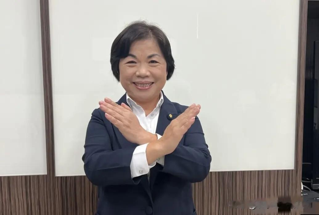 “阴谋论”难道是真的？杨琼樱昨天在党中央调解会上，对党中央的每个方案都不同意，还