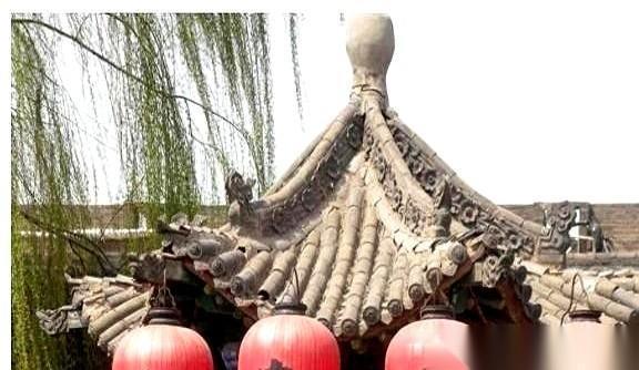 鬼子都到家门口了，枪都顶脑门上了，就等着一声令下冲进去发财。结果呢？愣是没敢动