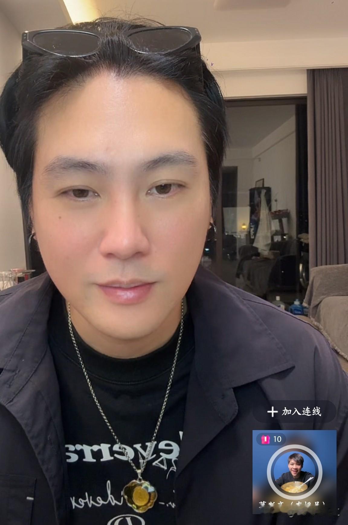 李子恩cc的女儿是葛斯齐的亲生骨肉？刚刚，在湾湾博主的直播间，葛斯齐在跟大家