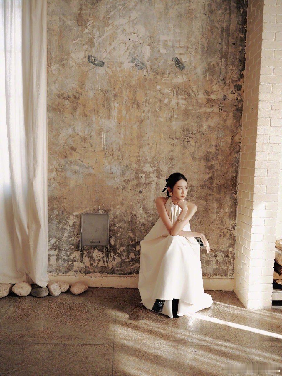 张艺凡清冷小白花具象化、张艺凡清冷小白花我天啊‼️啊啊啊啊啊啊啊，看到这里好想