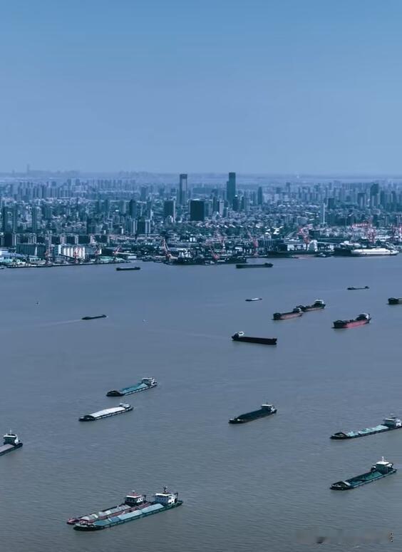 长江南通段真的可以媲美马六甲海峡！再给南通十到十五年时间，南通的城市地位和实力肯