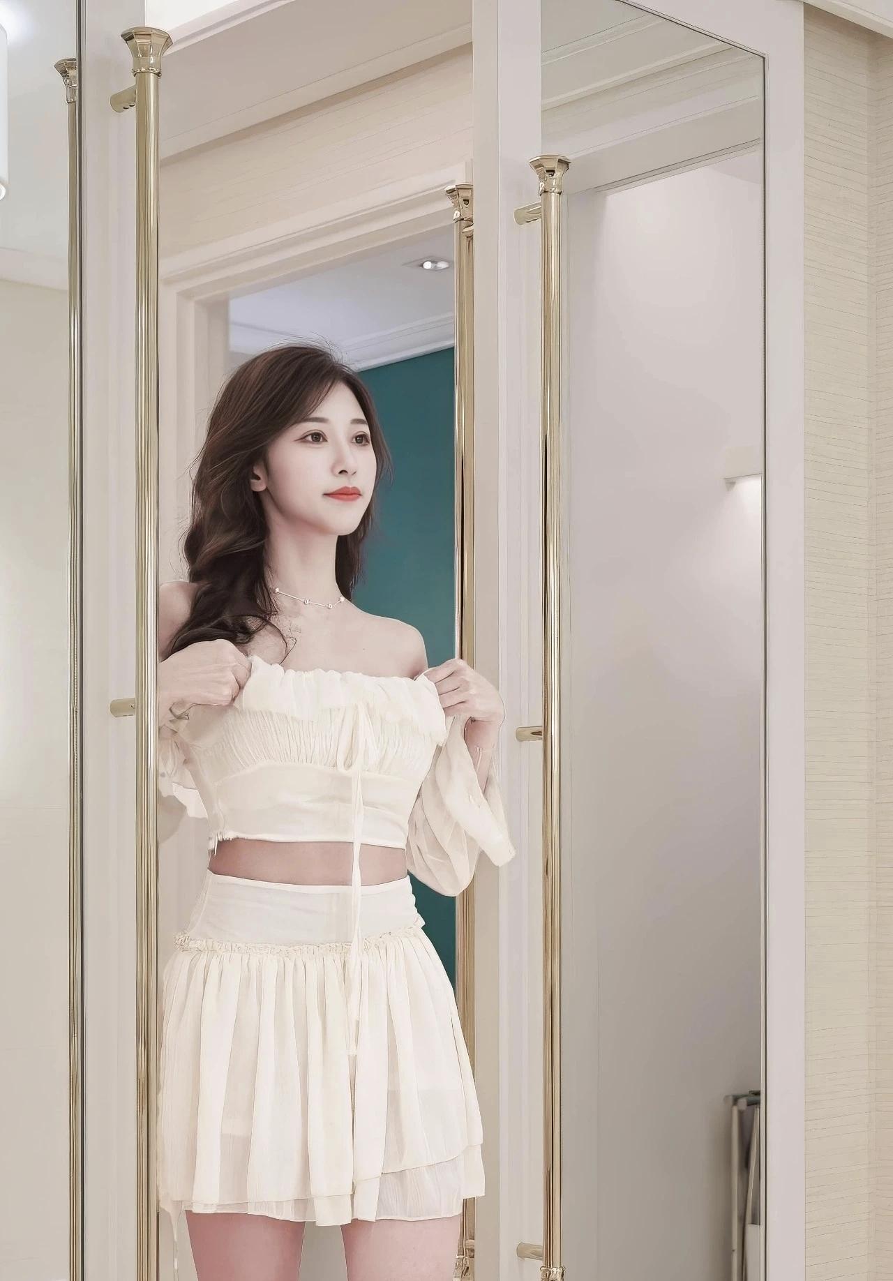 温柔系穿搭的浪漫，藏在奶油白的褶皱与裙摆里，氛围感拉满～