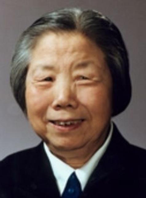 1976年，华国锋郑重宣布："根据伟大领袖毛主席的生前安排，增选邓颖超同志为全国
