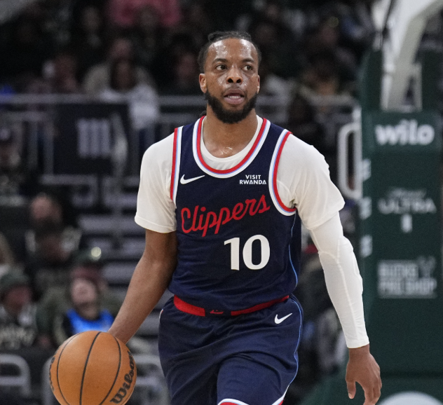 说句不好听的，就加兰这种又矮又瘦的小后卫，连风雪哥都不如，人人都能点他，上场就给